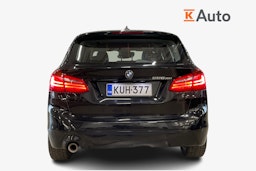 musta BMW 225 2021 kuva 3.