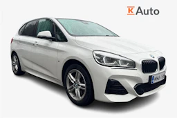 valkoinen BMW 225 2021 kuva 1.