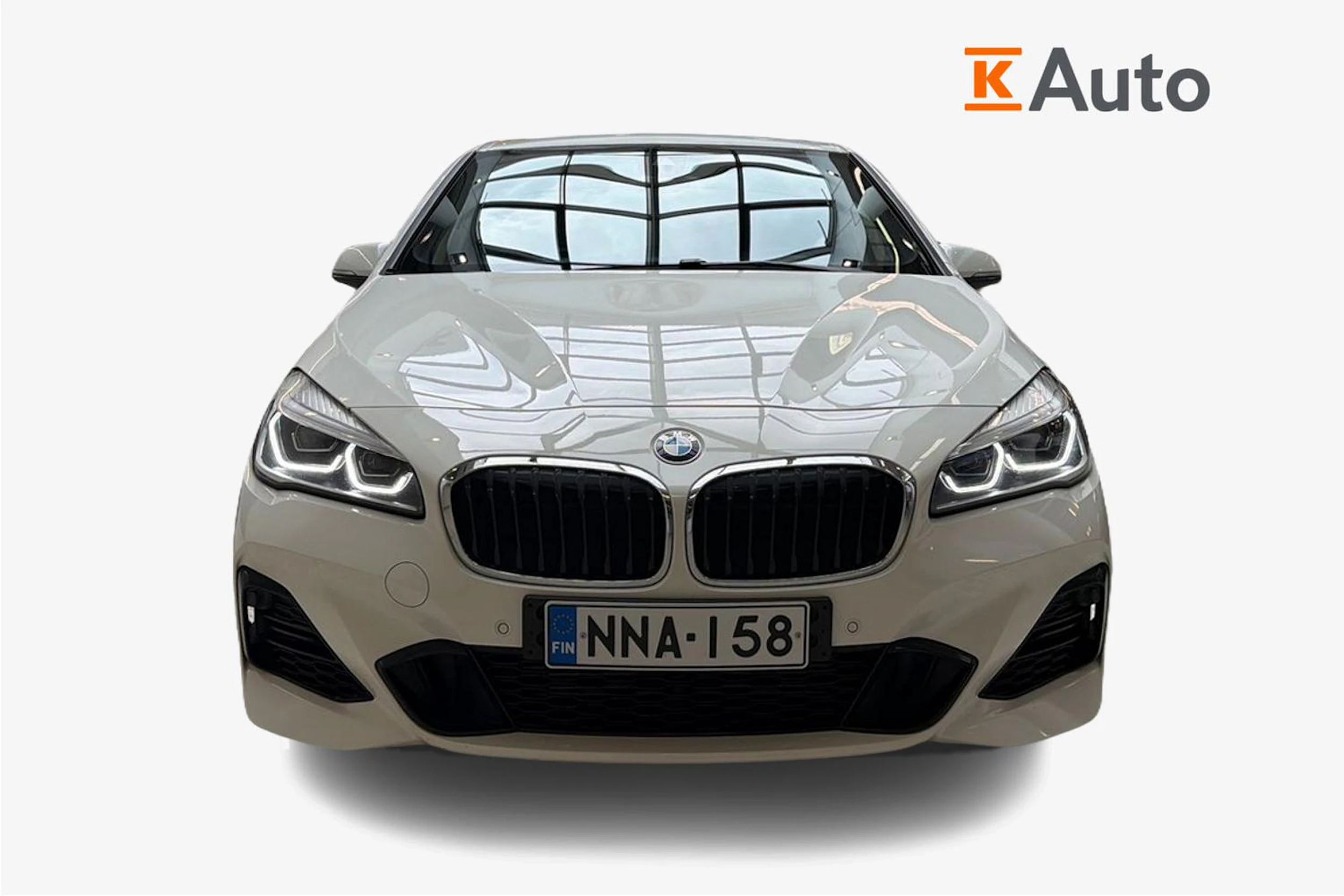 valkoinen BMW 225 2021 kuva 4.