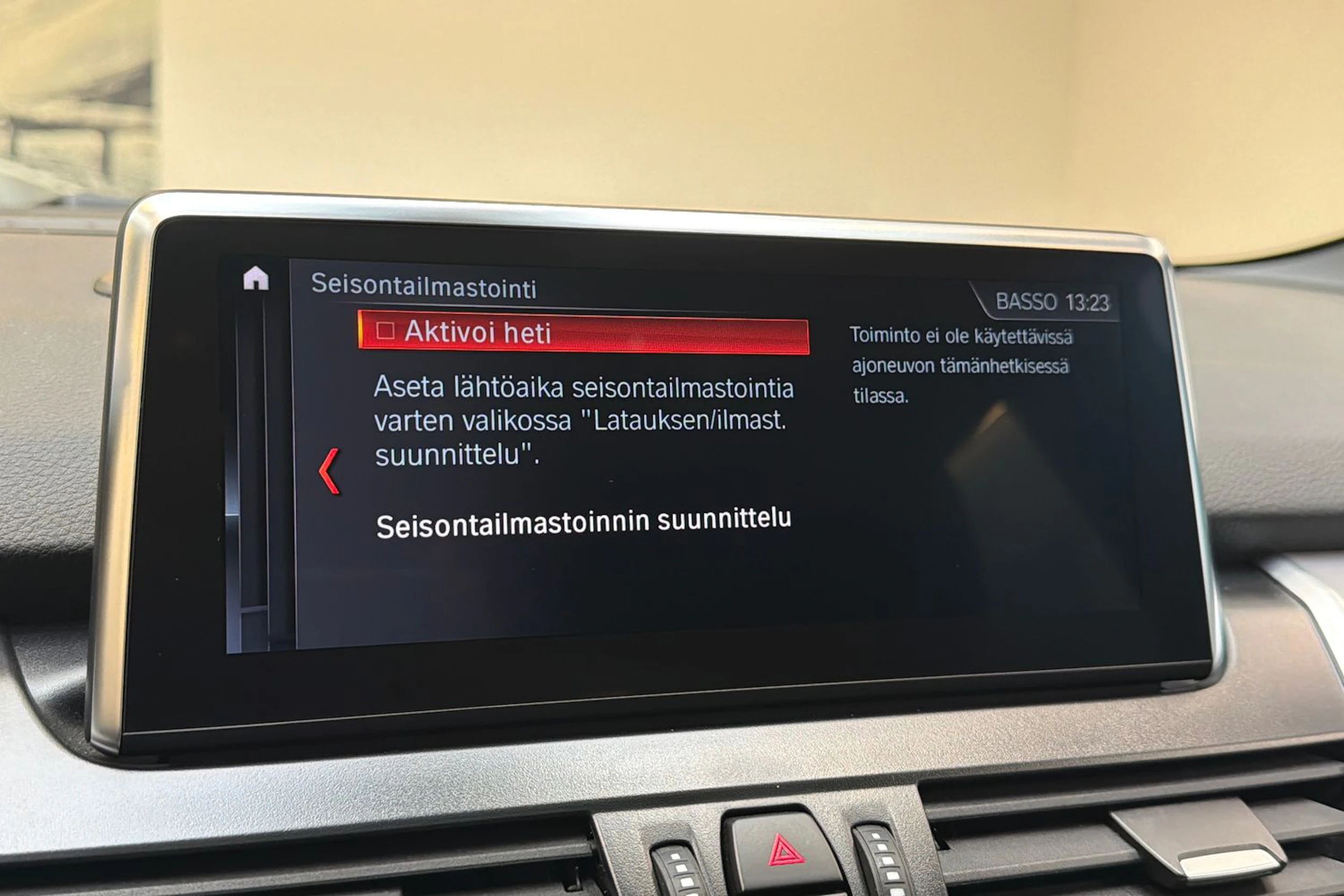valkoinen BMW 225 2021 kuva 18.