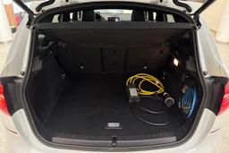 valkoinen BMW 225 2021 kuva 25.