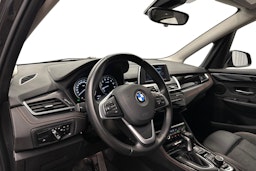 musta BMW 225 2021 kuva 7.