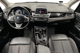 musta BMW 225 2021 kuva 9.