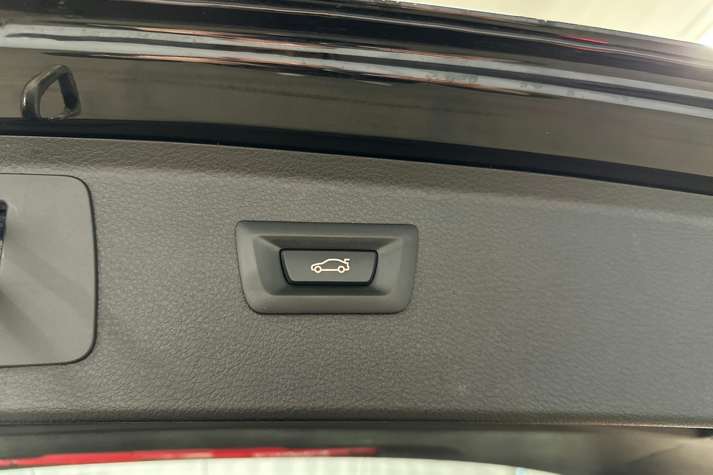 musta BMW 225 2021 kuva 15.