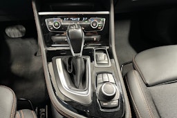 musta BMW 225 2021 kuva 19.