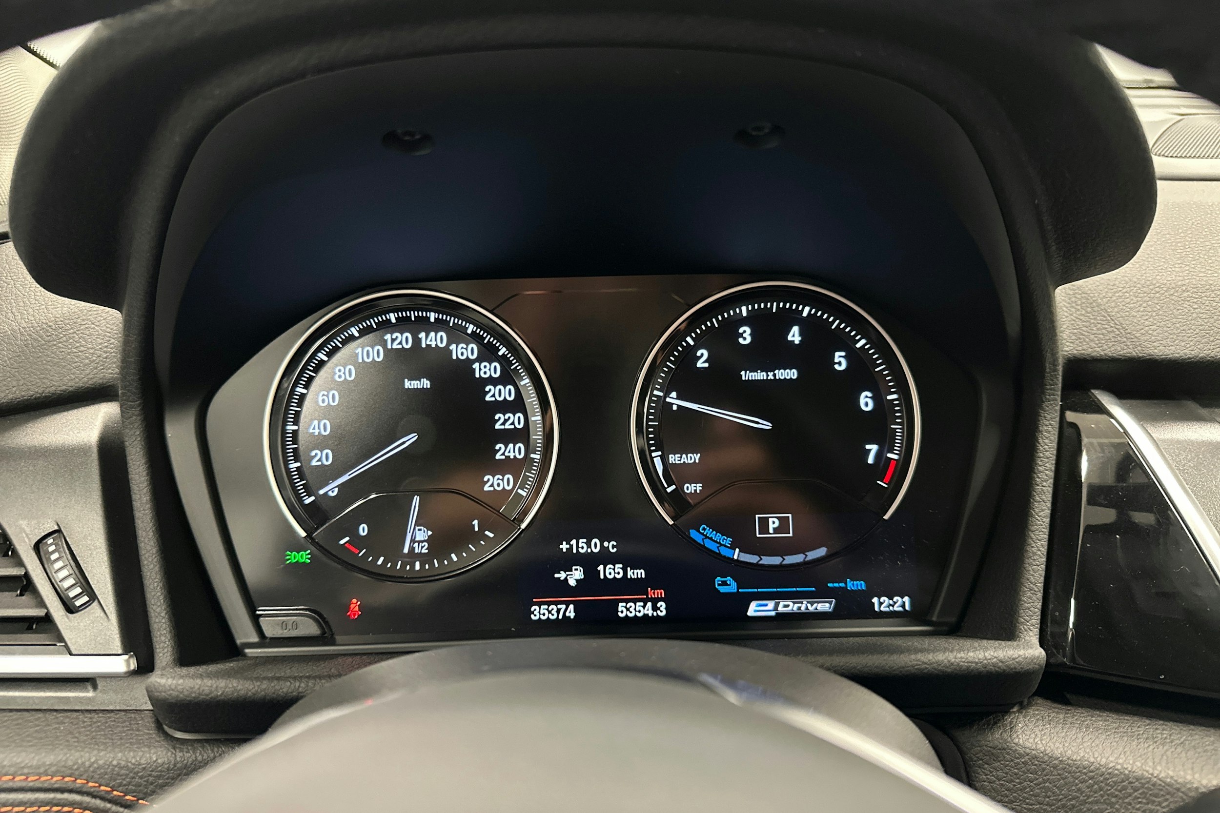 musta BMW 225 2021 kuva 20.