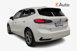 valkoinen BMW 225 2023 kuva 2.
