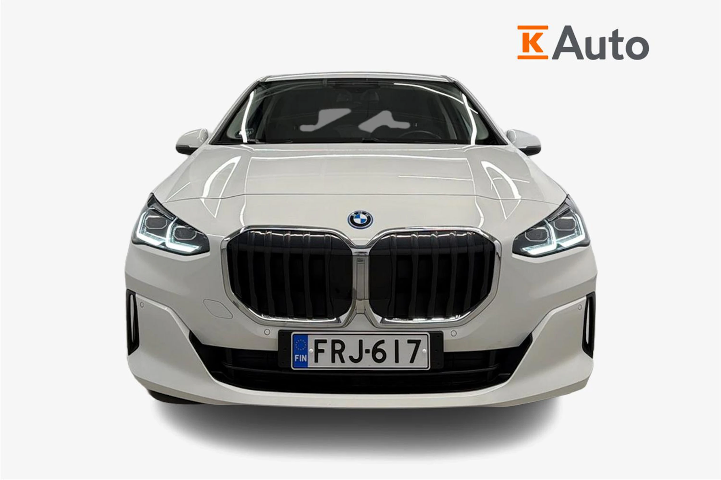 valkoinen BMW 225 2023 kuva 4.