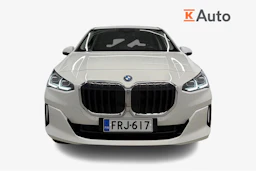 valkoinen BMW 225 2023 kuva 4.