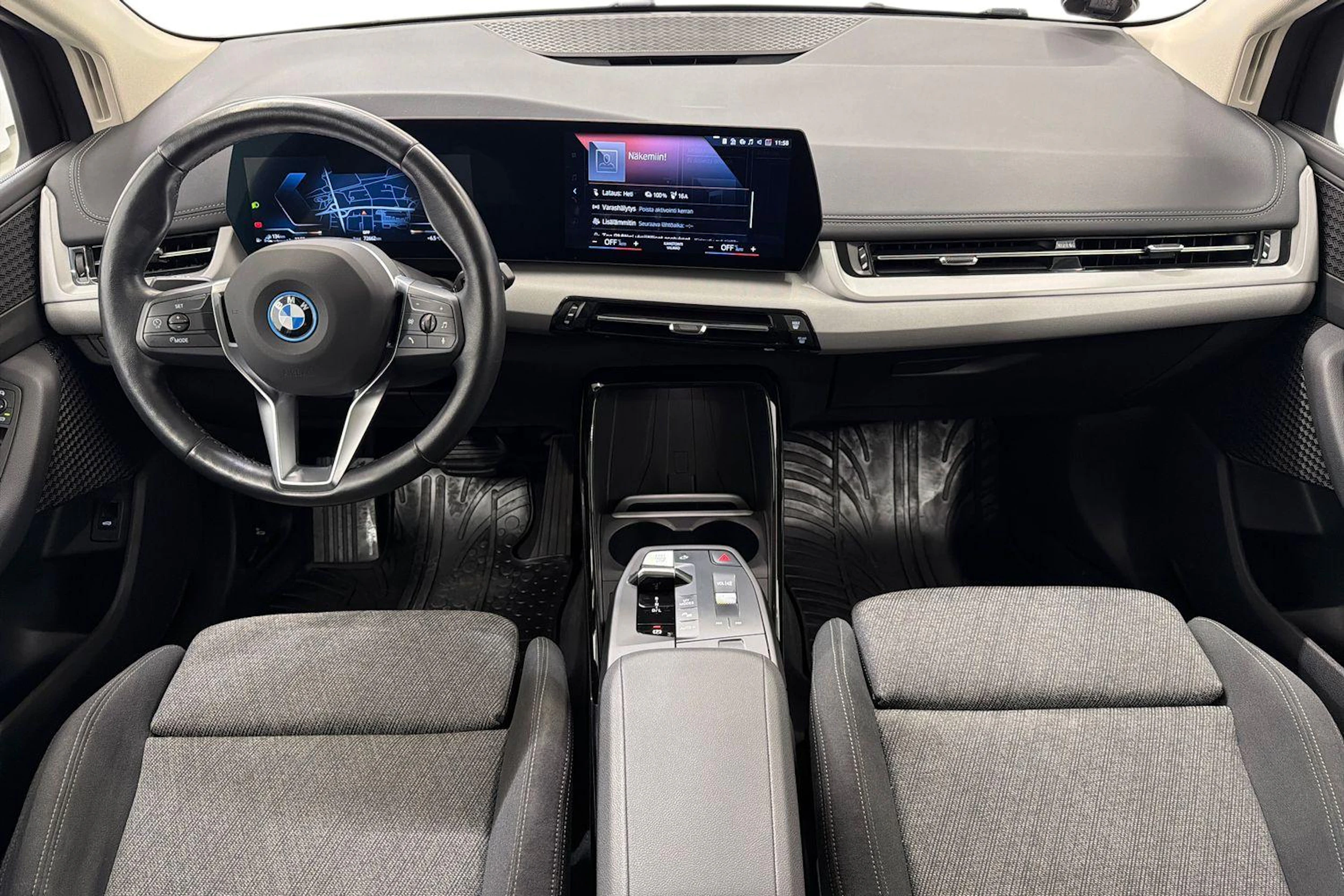 valkoinen BMW 225 2023 kuva 7.
