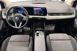 valkoinen BMW 225 2023 kuva 7.