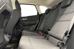 valkoinen BMW 225 2023 kuva 8.