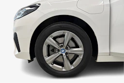 valkoinen BMW 225 2023 kuva 9.