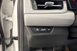 valkoinen BMW 225 2023 kuva 13.