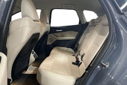 Harmaa BMW 225 2023 kuva 8.