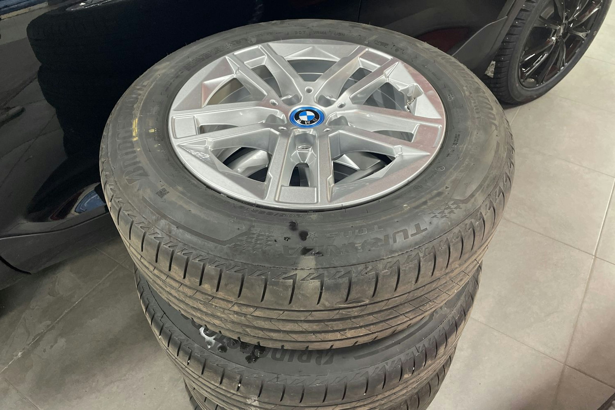 Harmaa BMW 225 2023 kuva 10.