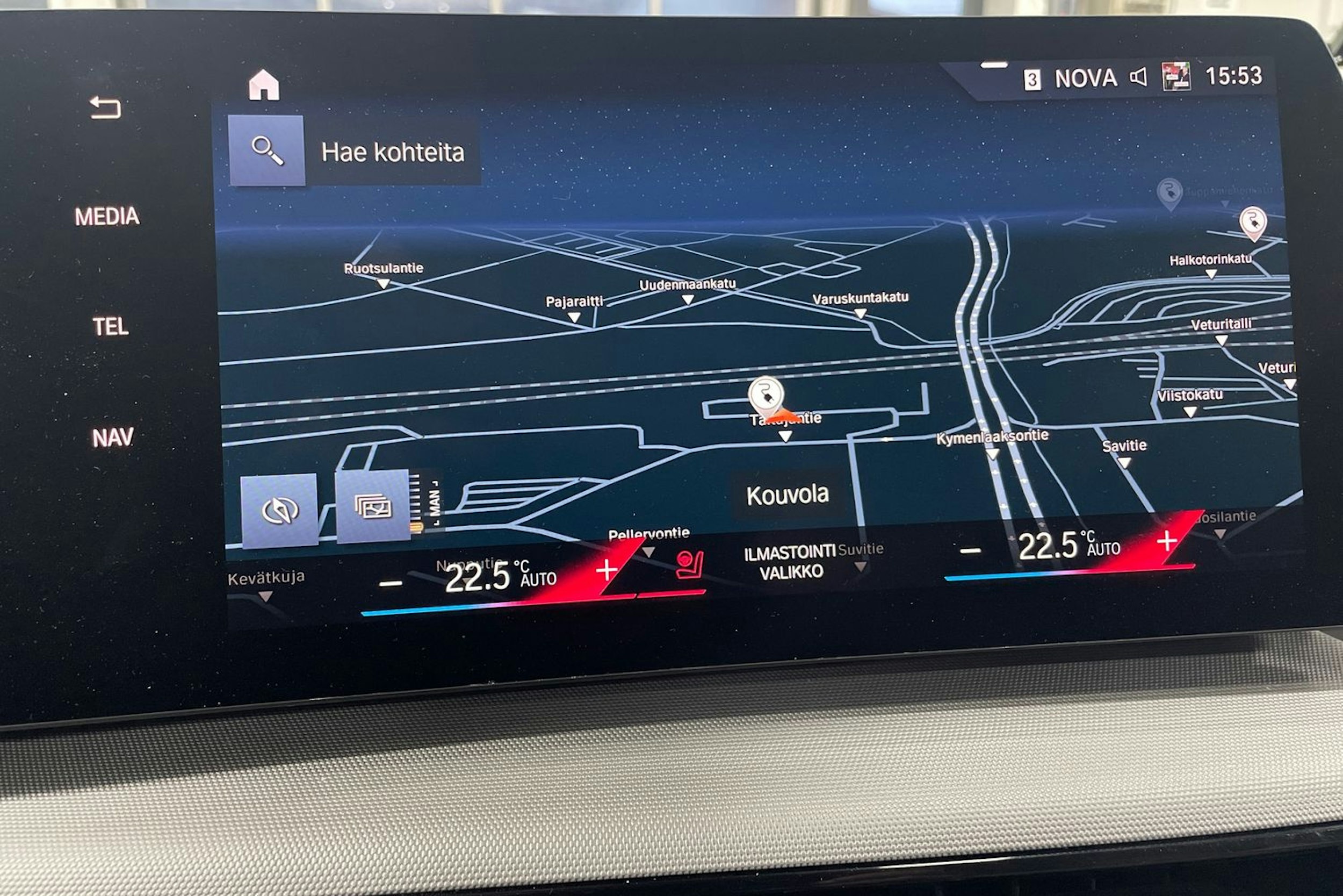 Harmaa BMW 225 2023 kuva 16.