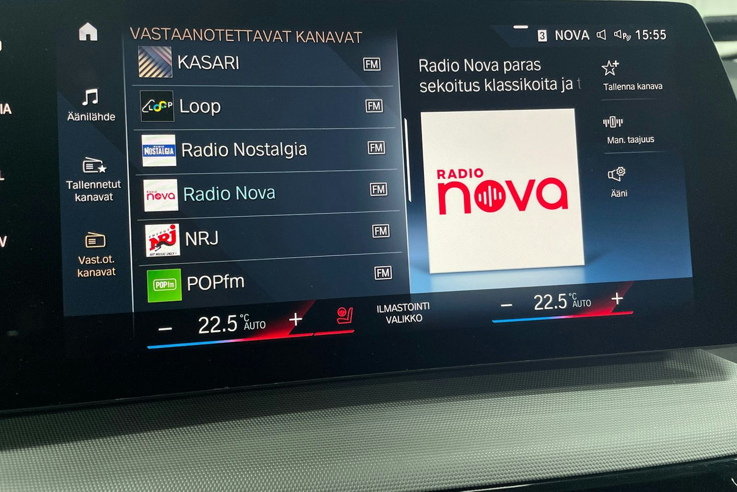 Harmaa BMW 225 2023 kuva 26.