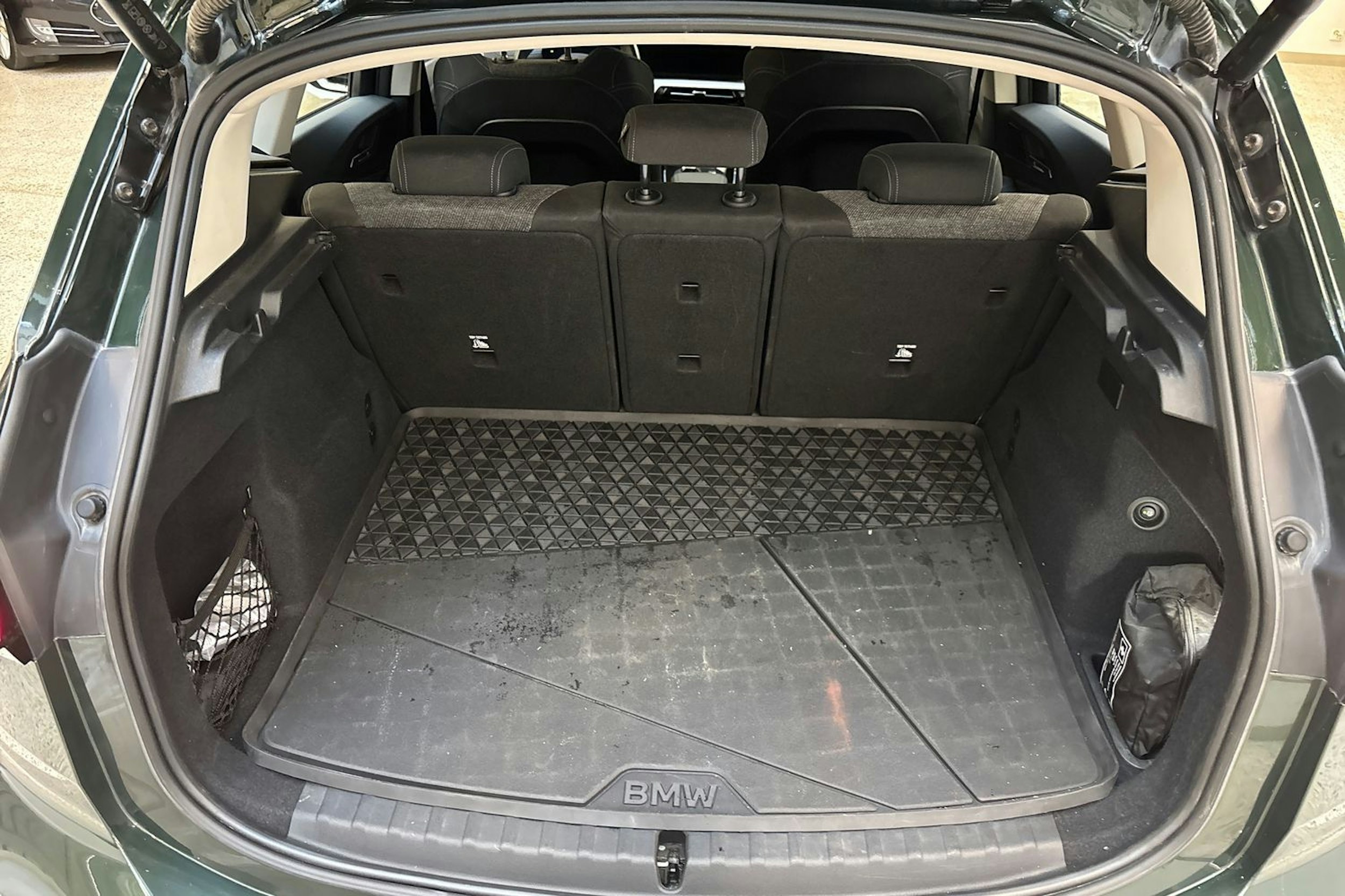 met. vihreä BMW 225 2023 kuva 15.