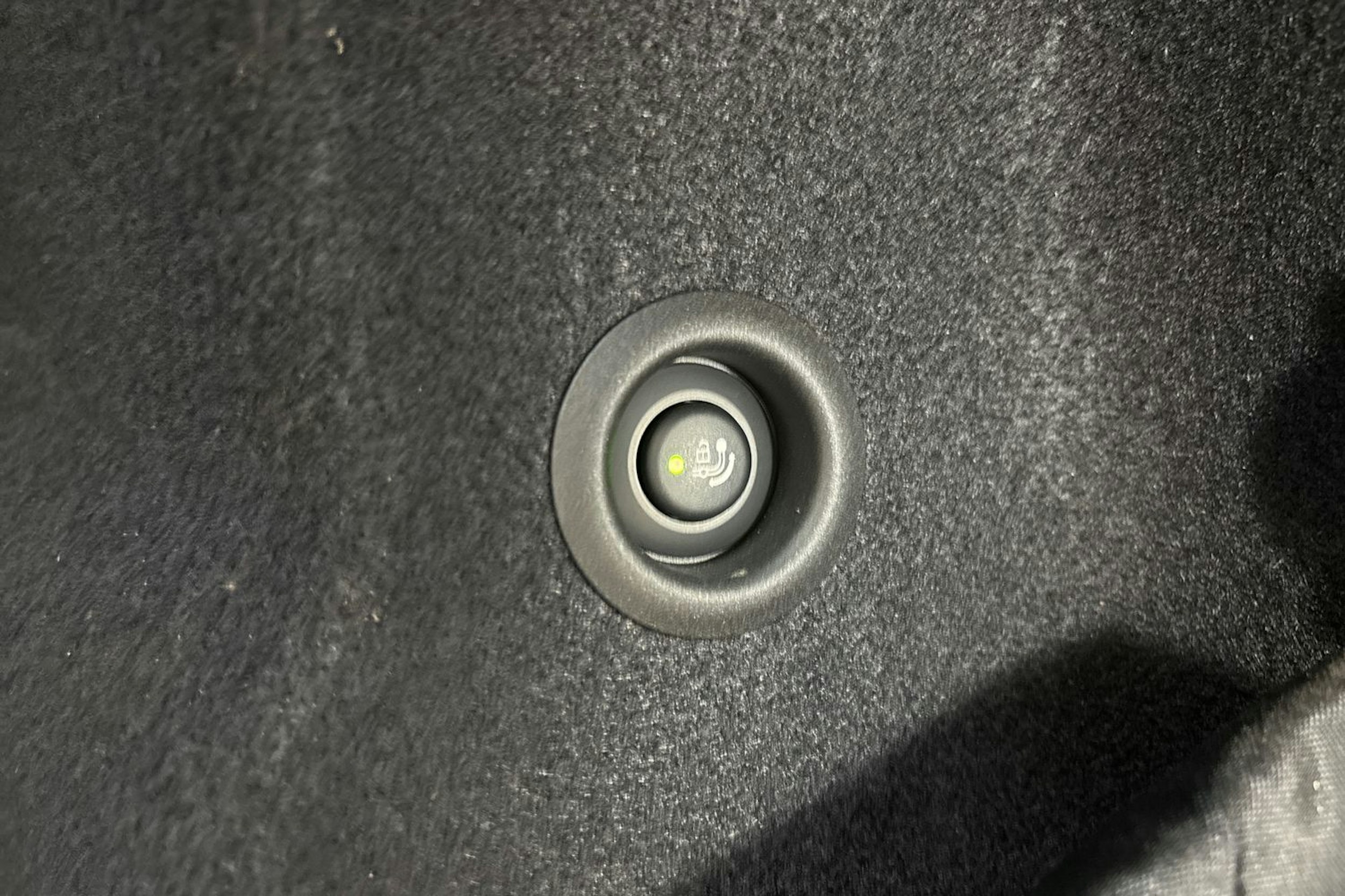 met. vihreä BMW 225 2023 kuva 17.