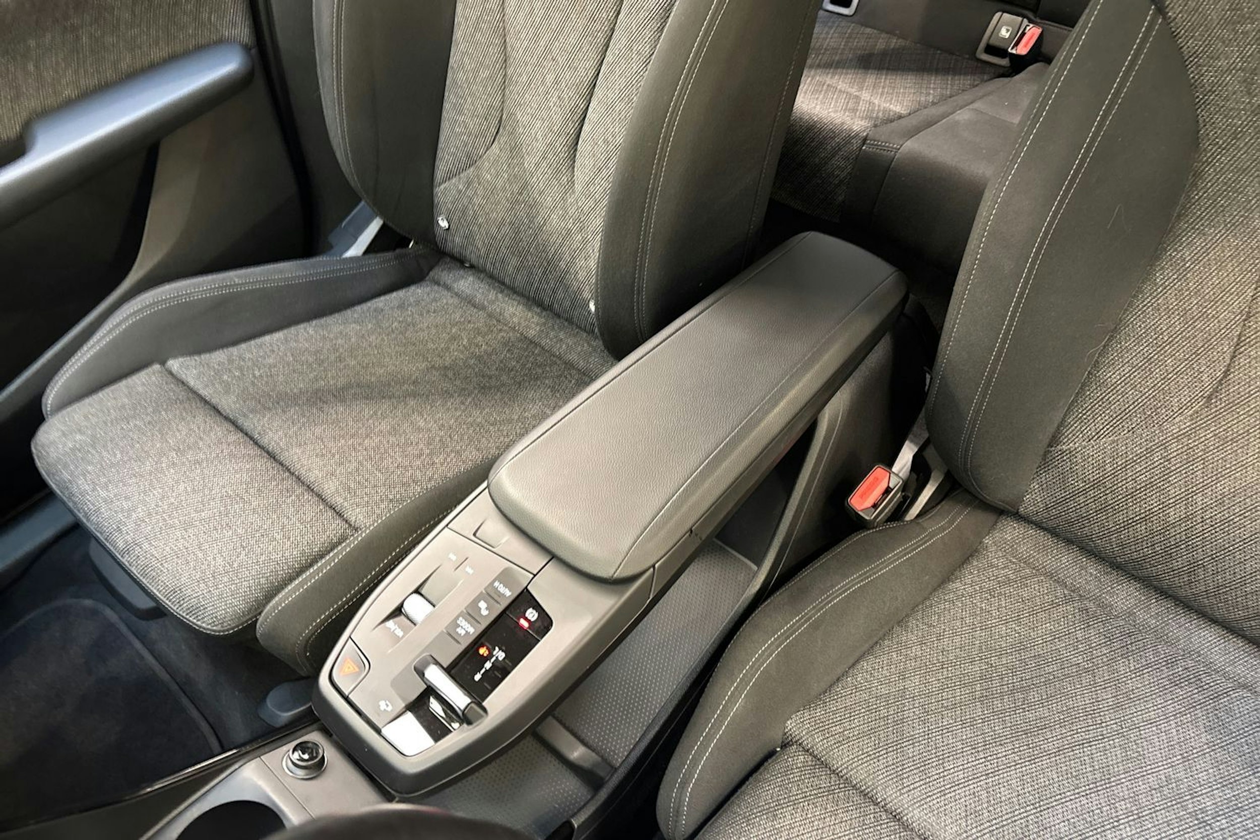 met. vihreä BMW 225 2023 kuva 27.