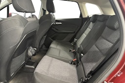 punainen BMW 225 2023 kuva 8.