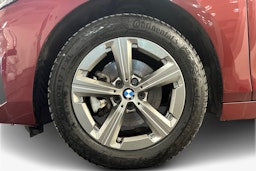 punainen BMW 225 2023 kuva 9.