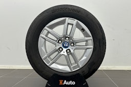 punainen BMW 225 2023 kuva 10.