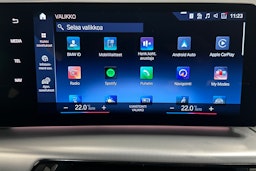 punainen BMW 225 2023 kuva 16.