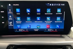 punainen BMW 225 2023 kuva 17.