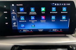 punainen BMW 225 2023 kuva 18.