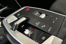 punainen BMW 225 2023 kuva 20.