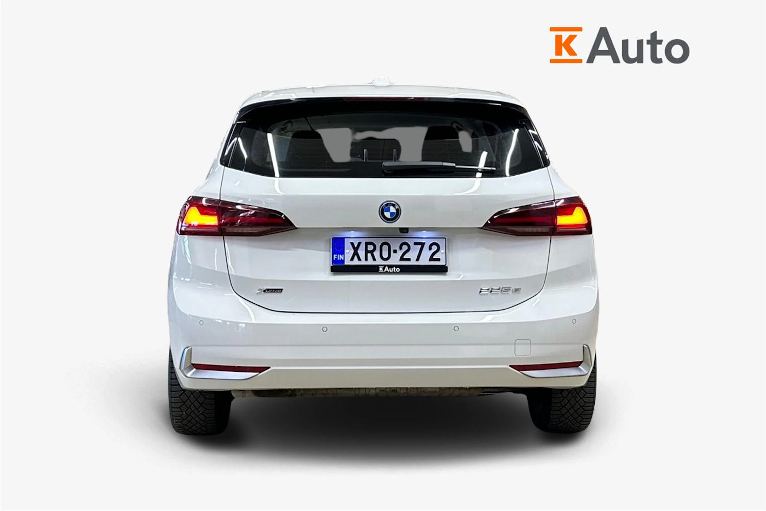 valkoinen BMW 225 2023 kuva 3.