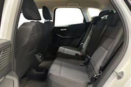 valkoinen BMW 225 2023 kuva 8.