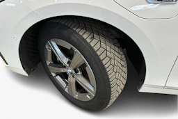 valkoinen BMW 225 2023 kuva 9.