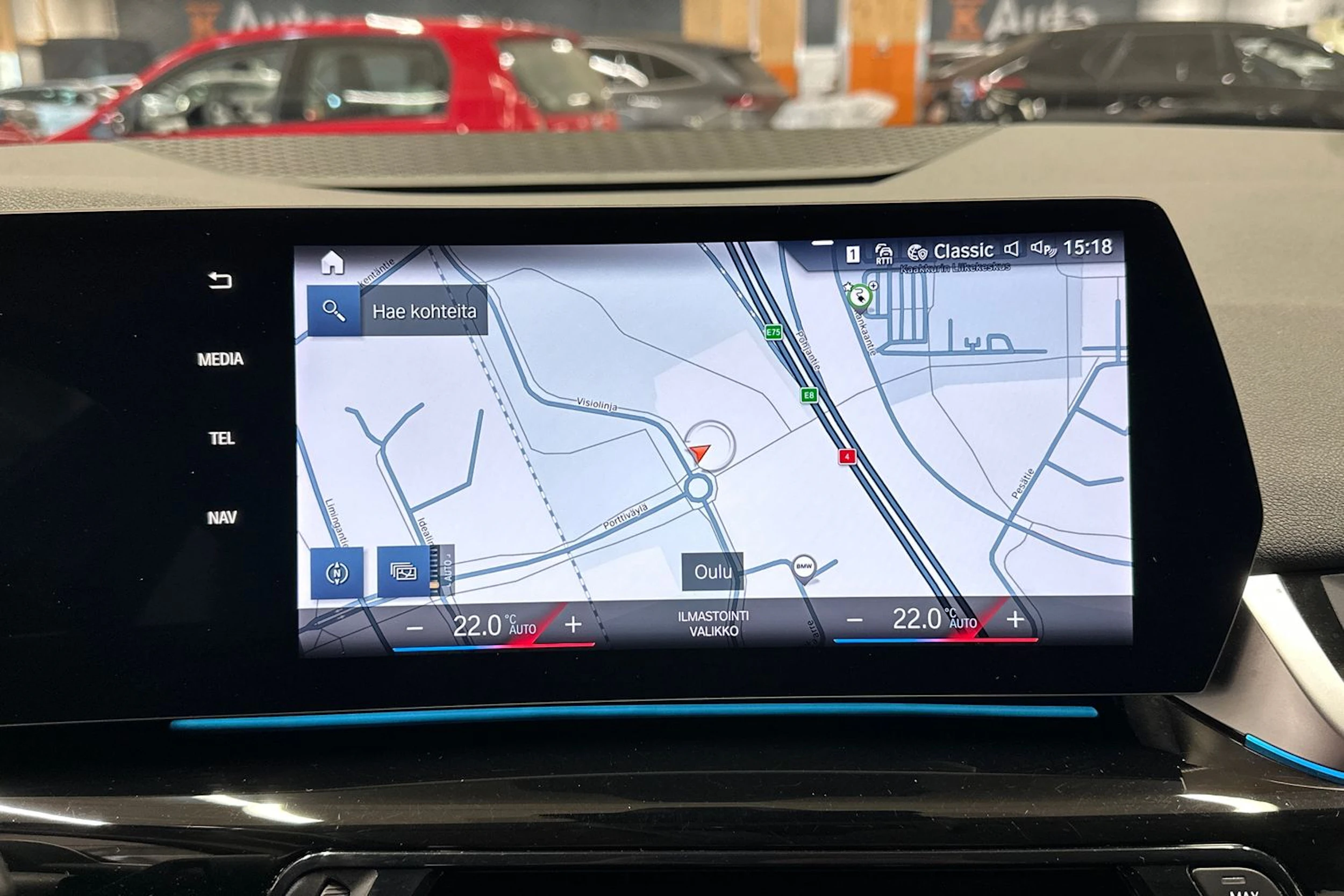 valkoinen BMW 225 2023 kuva 14.