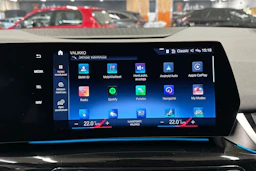 valkoinen BMW 225 2023 kuva 15.