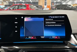 valkoinen BMW 225 2023 kuva 17.