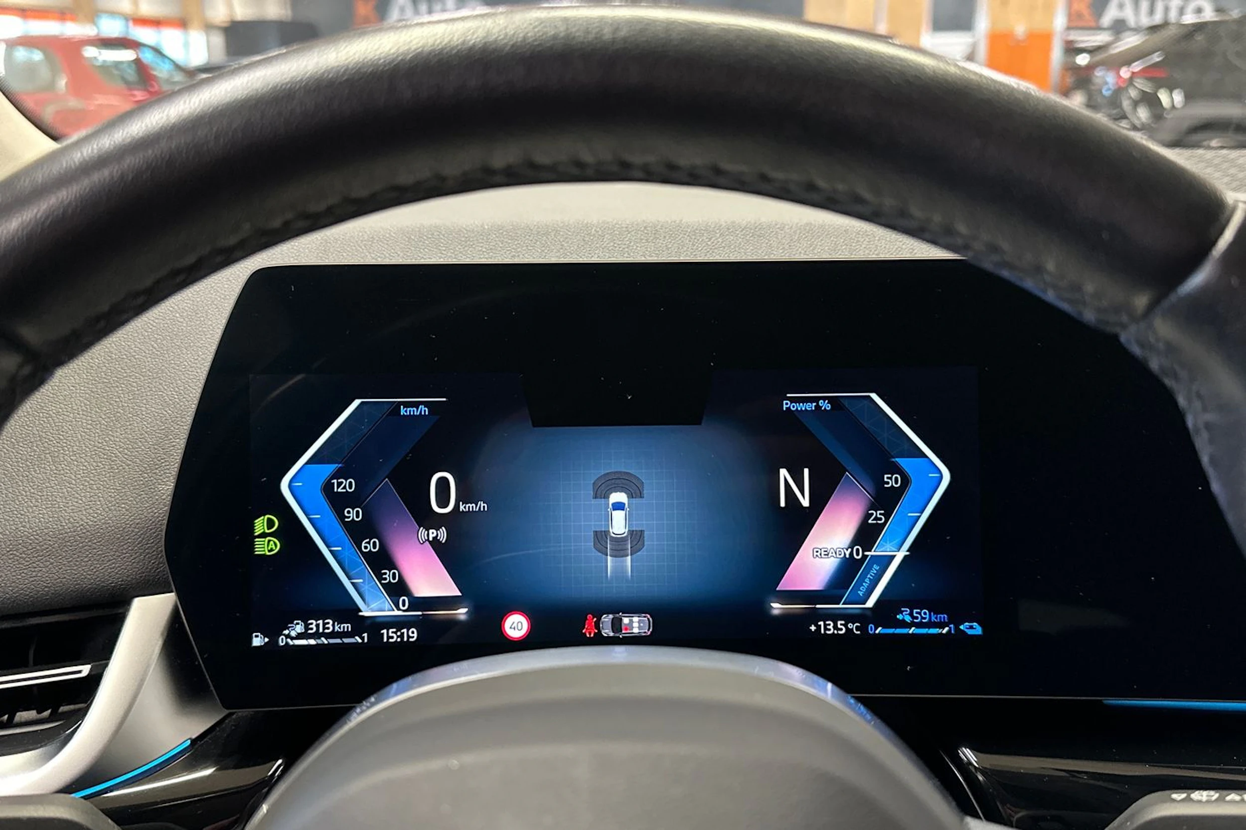 valkoinen BMW 225 2023 kuva 20.