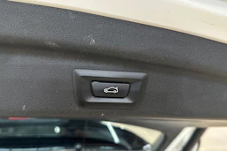 valkoinen BMW 225 2023 kuva 25.