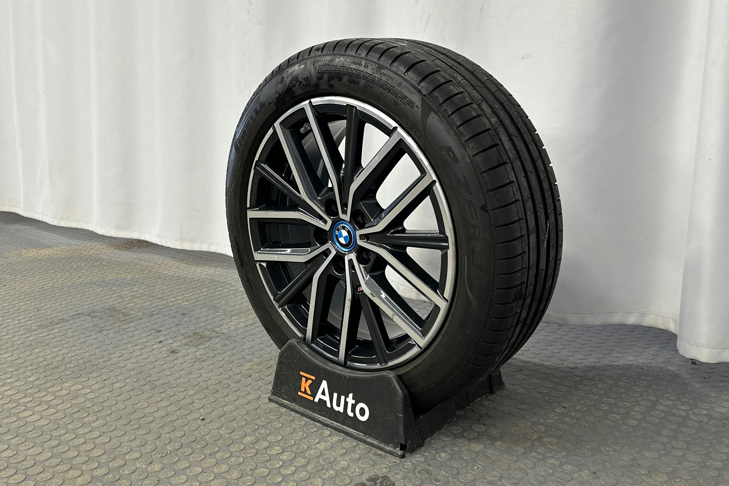 met. sininen BMW 225 2024 kuva 13.