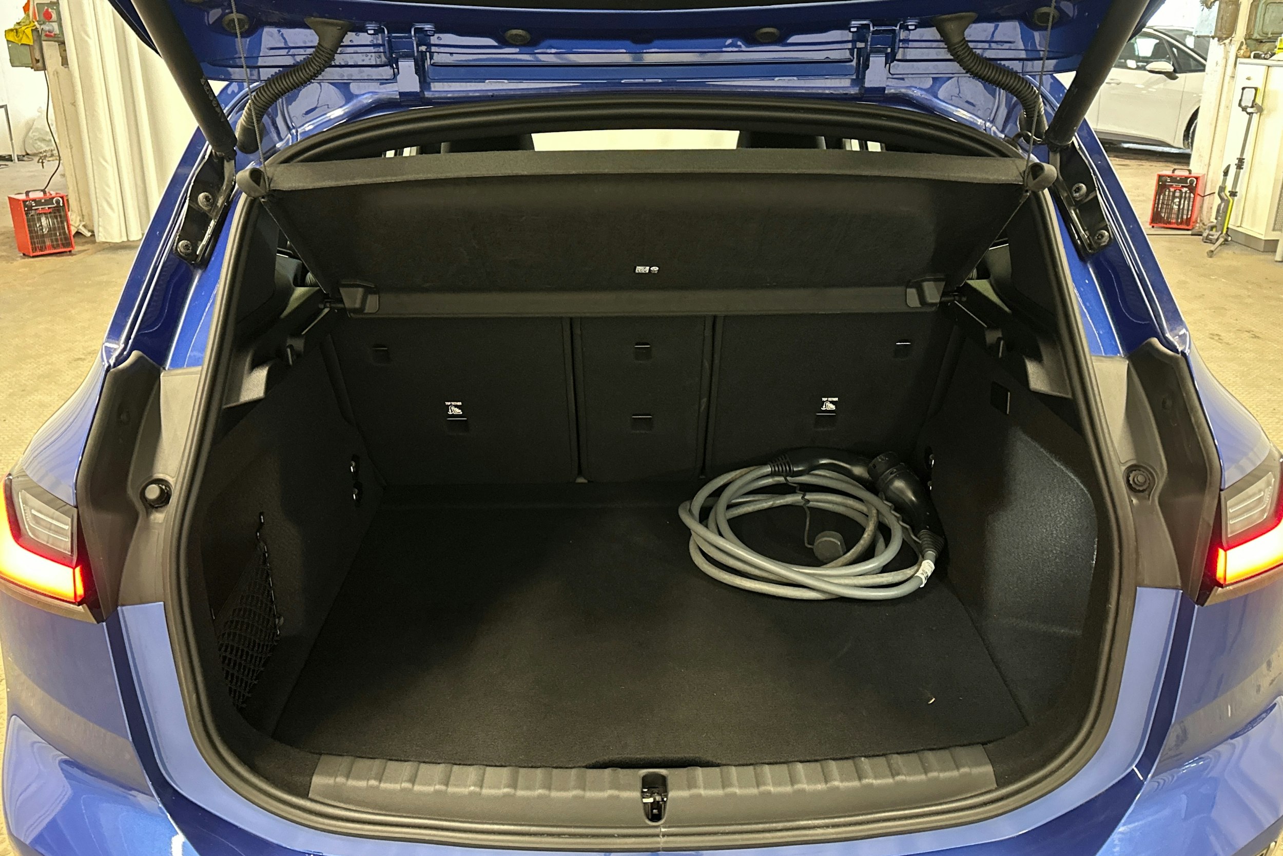 met. sininen BMW 225 2024 kuva 14.