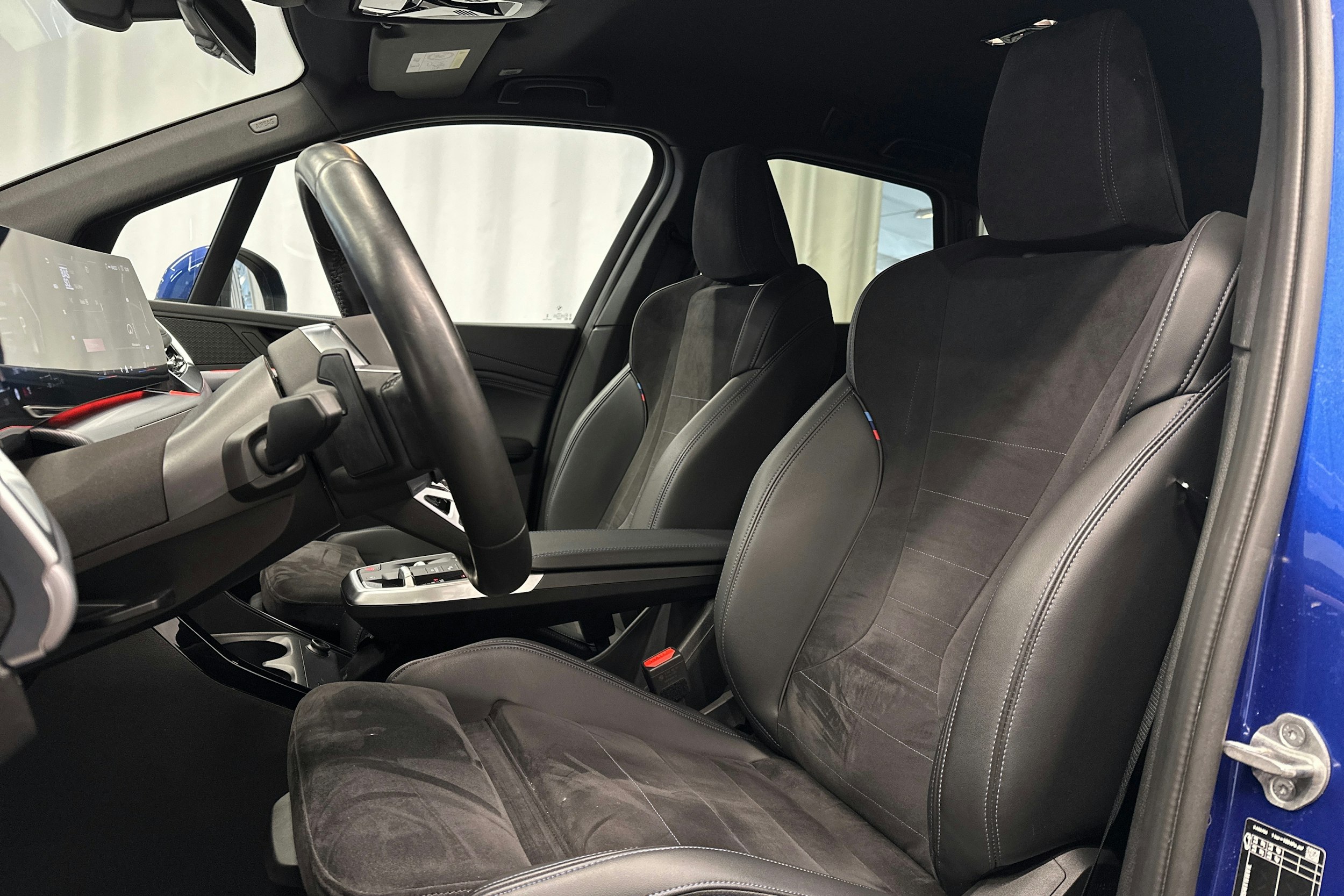 met. sininen BMW 225 2024 kuva 16.