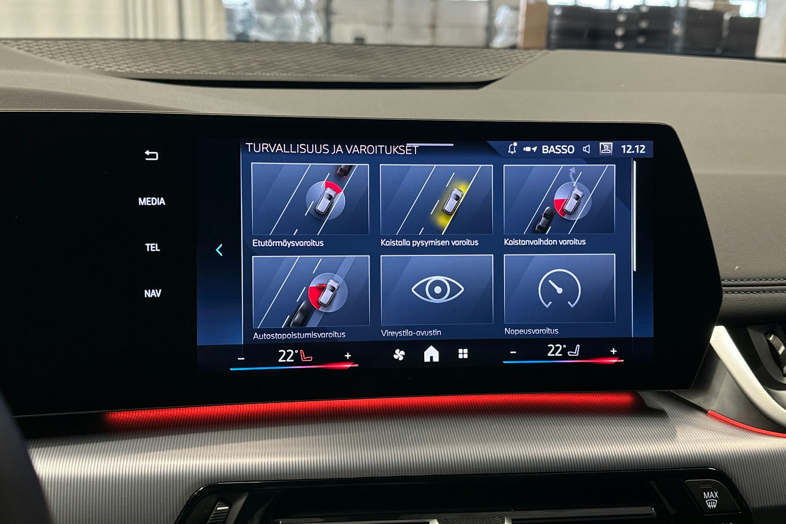 met. sininen BMW 225 2024 kuva 23.