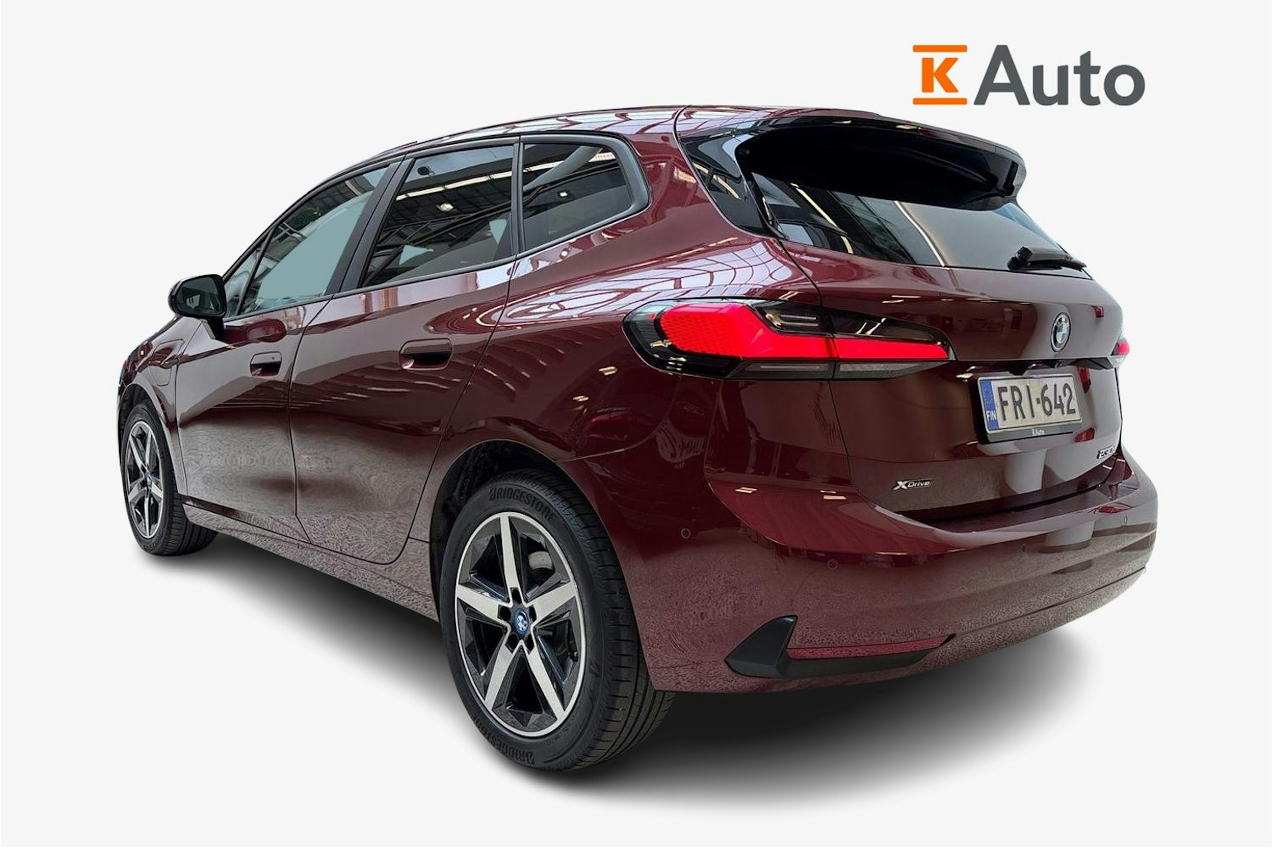 punainen BMW 230 2023 kuva 2.