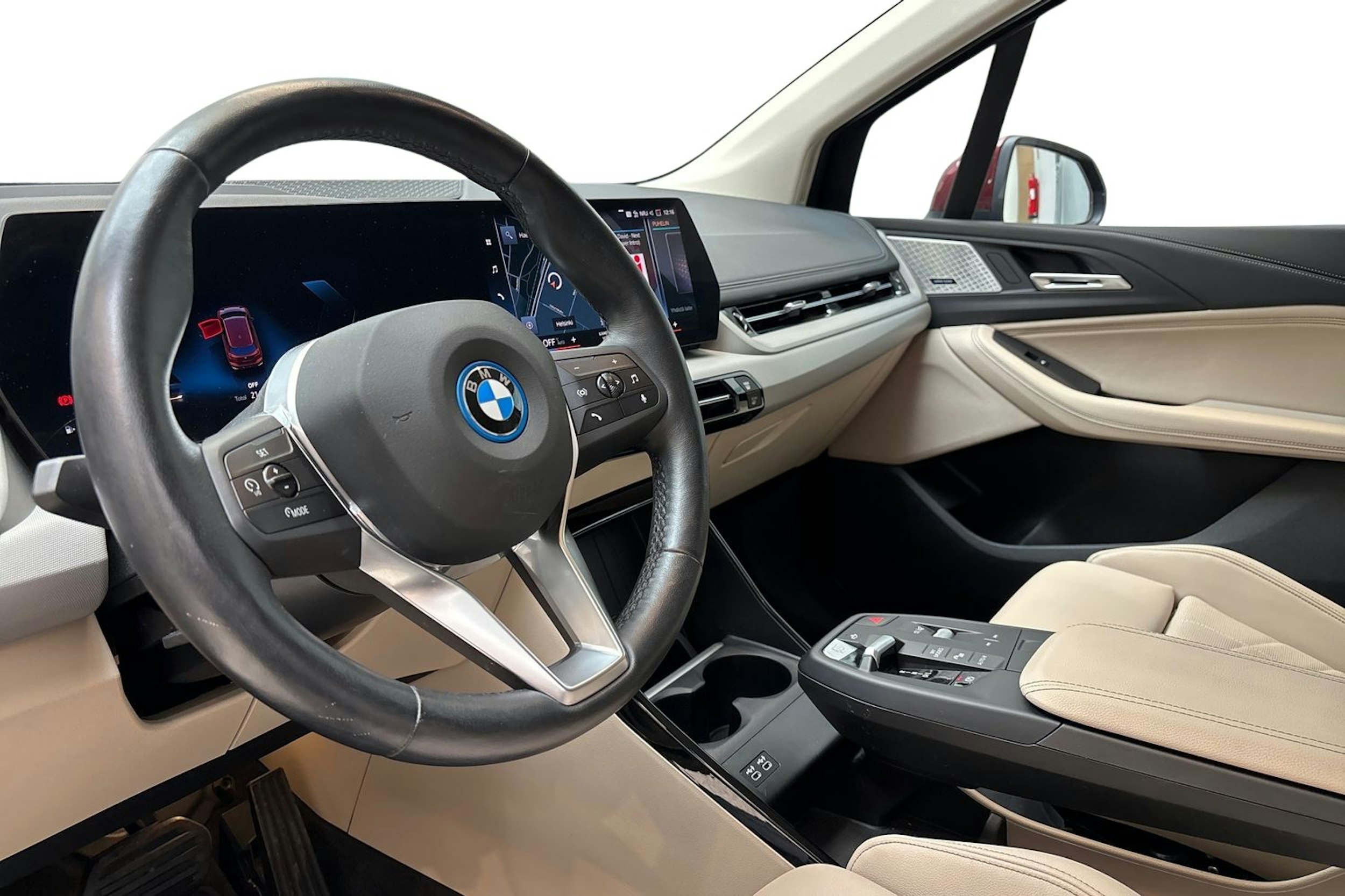 punainen BMW 230 2023 kuva 6.