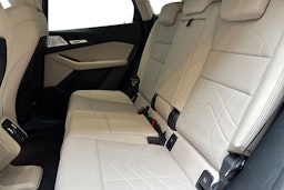 punainen BMW 230 2023 kuva 8.