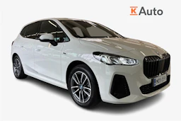 Valkoinen BMW 230 2023 kuva 1.