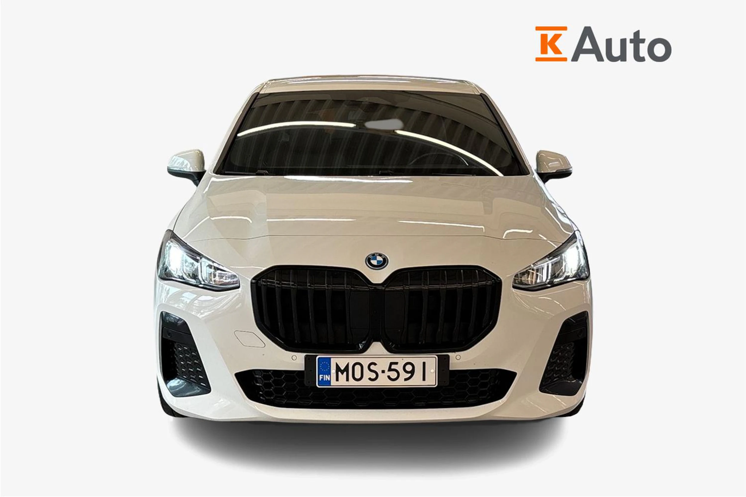 Valkoinen BMW 230 2023 kuva 4.