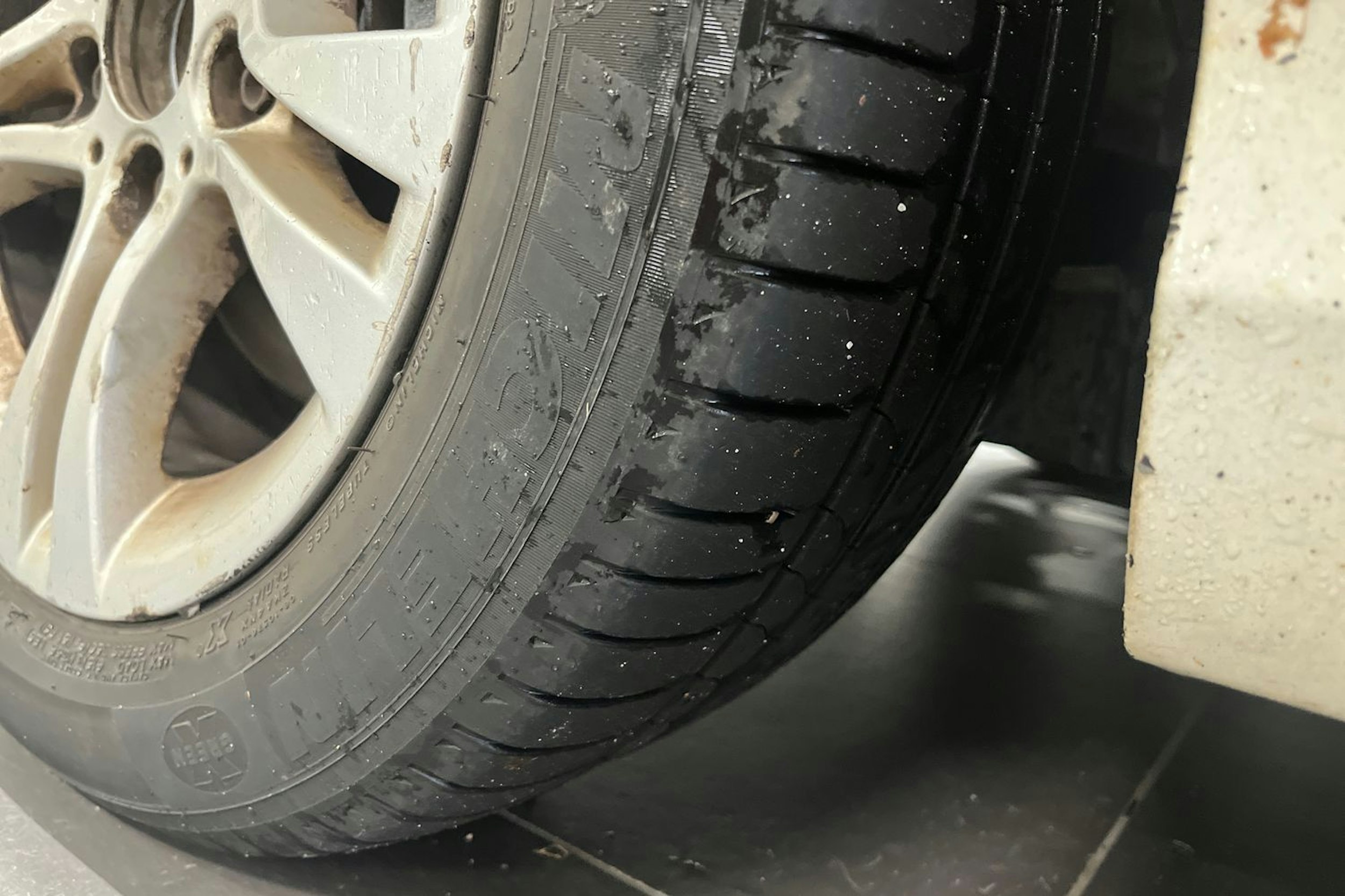 Valkoinen BMW 316 2008 kuva 10.